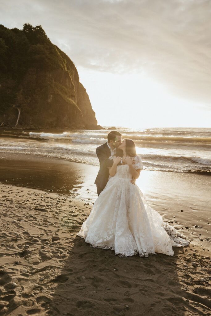 Ruby Beach wedding photographed by Wilder Photography