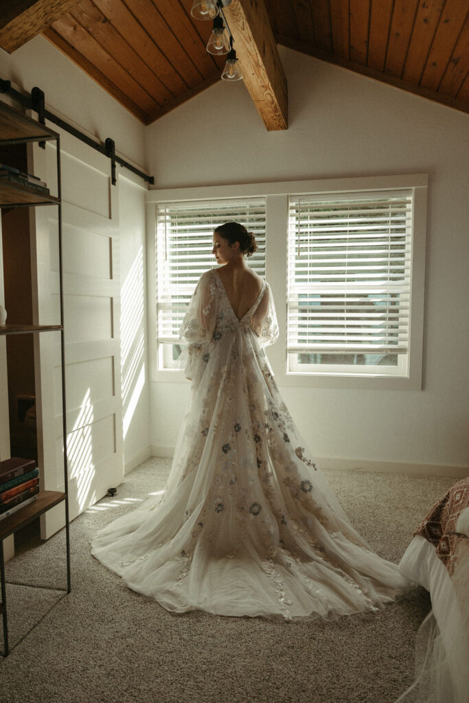 Breathtaking bridal getting ready photos at a Port Angeles Airbnb