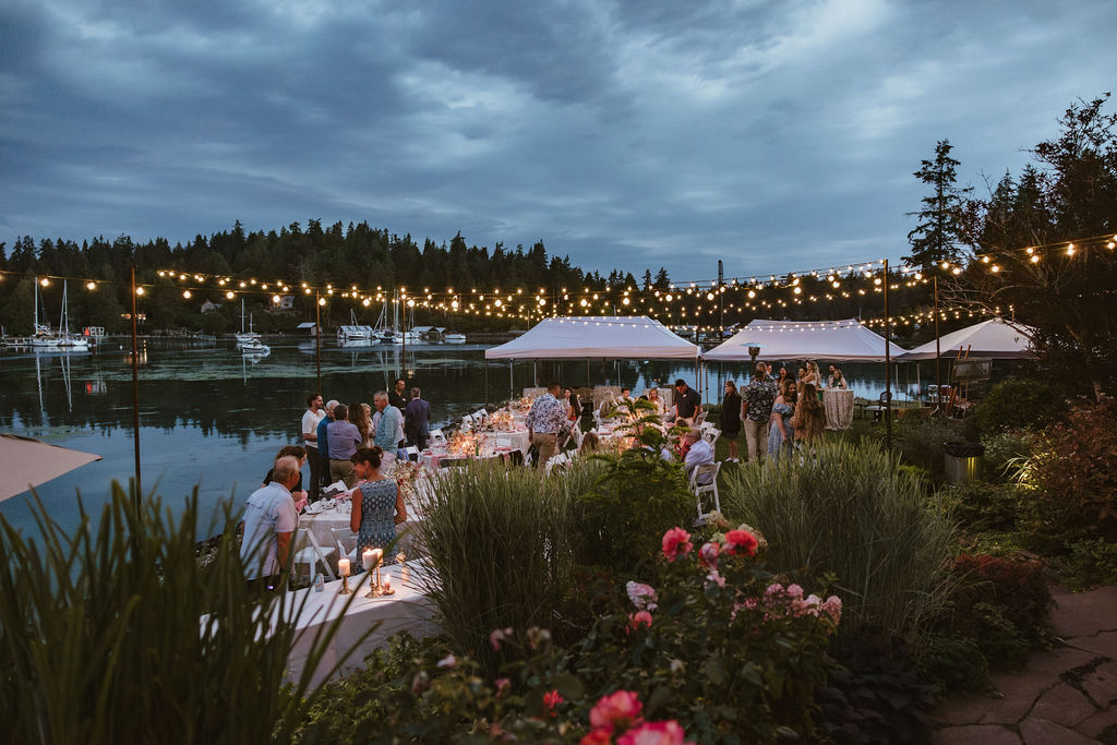 Pros and Cons of a Backyard Wedding