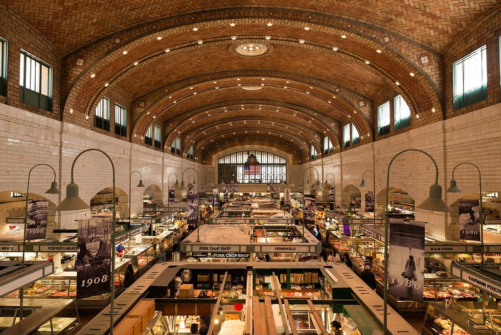 Unique indoor engagement session locations in West Side Market